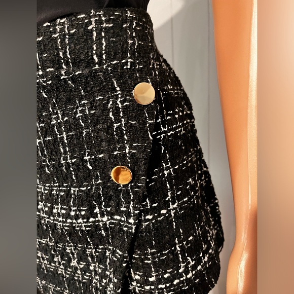 SHEIN plaid skort, Size L, Black and white - Picture 4 of 5